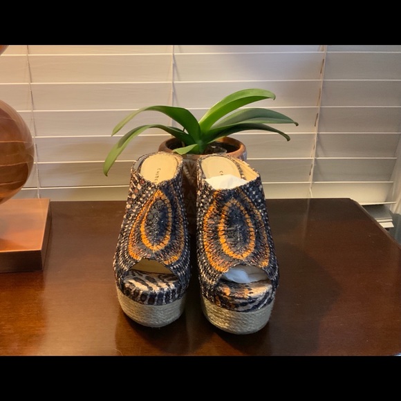 Chinese Laundry Clogs - Picture 4 of 8